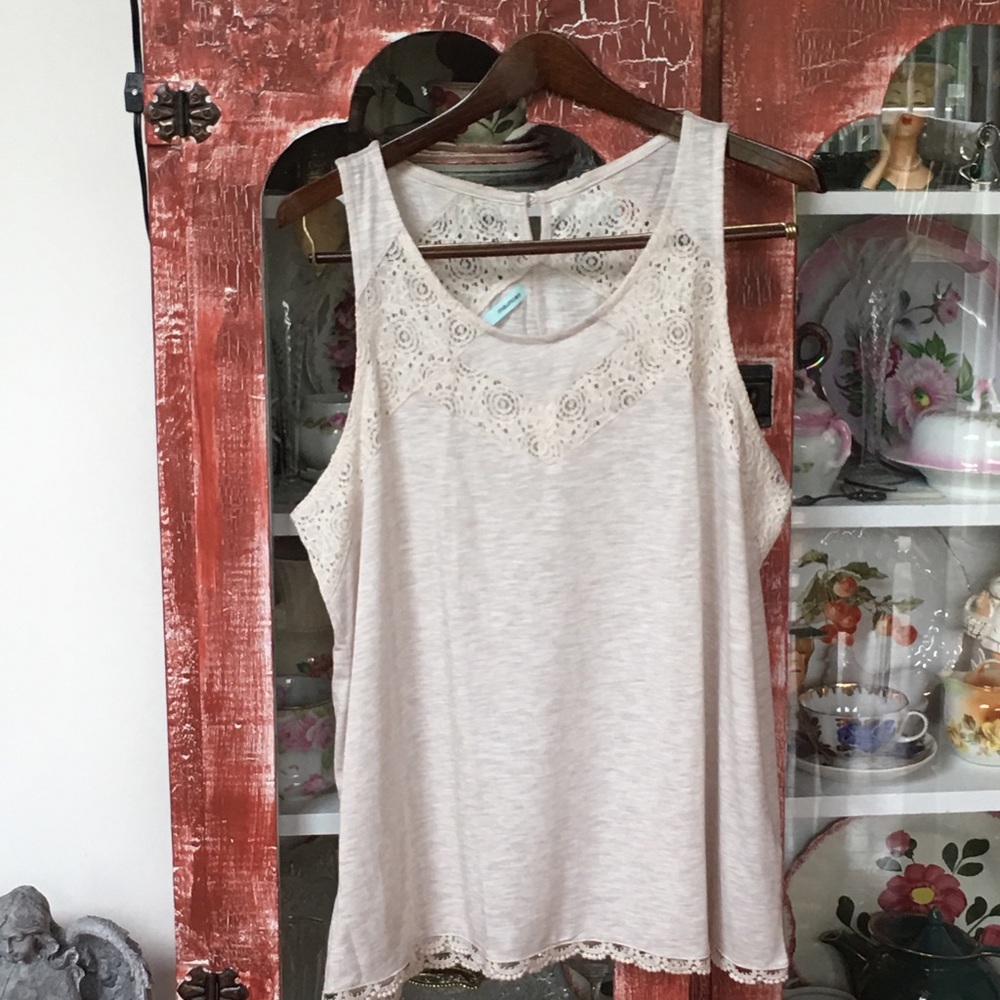Maurice’s summer top. XL